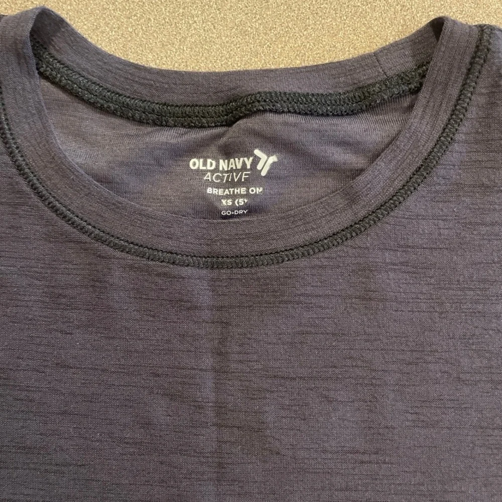Old Navy activewear girls extra small crop top black